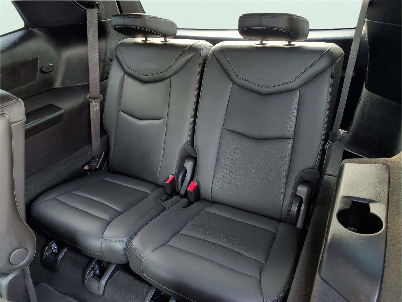Used 2025 Cadillac XT6 Premium Luxury image 17