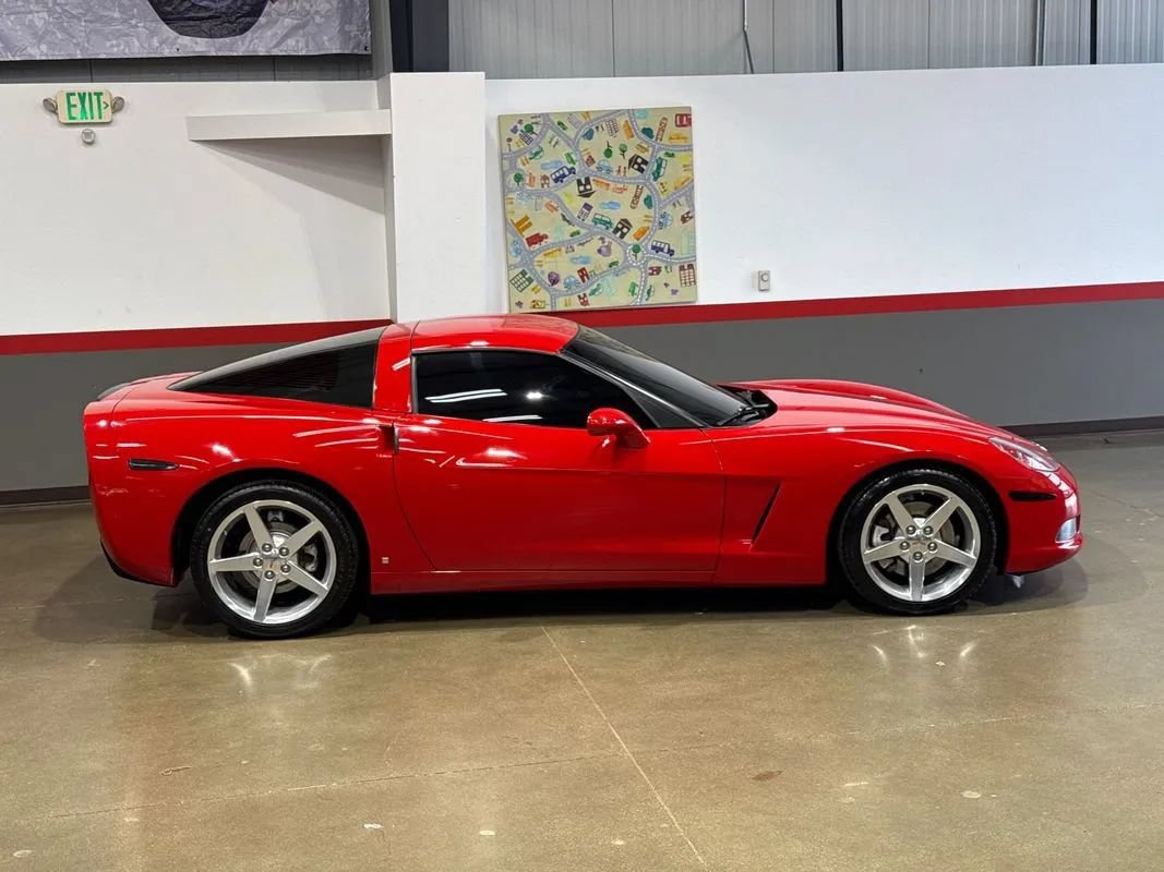 Used 2008 Chevrolet Corvette Coupe w/ Preferred Equipment Group RWD image 38