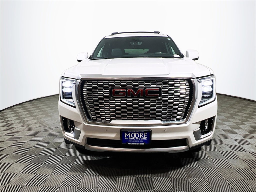 Used 2022 GMC Yukon Denali w/ Advanced Technology Package image 3
