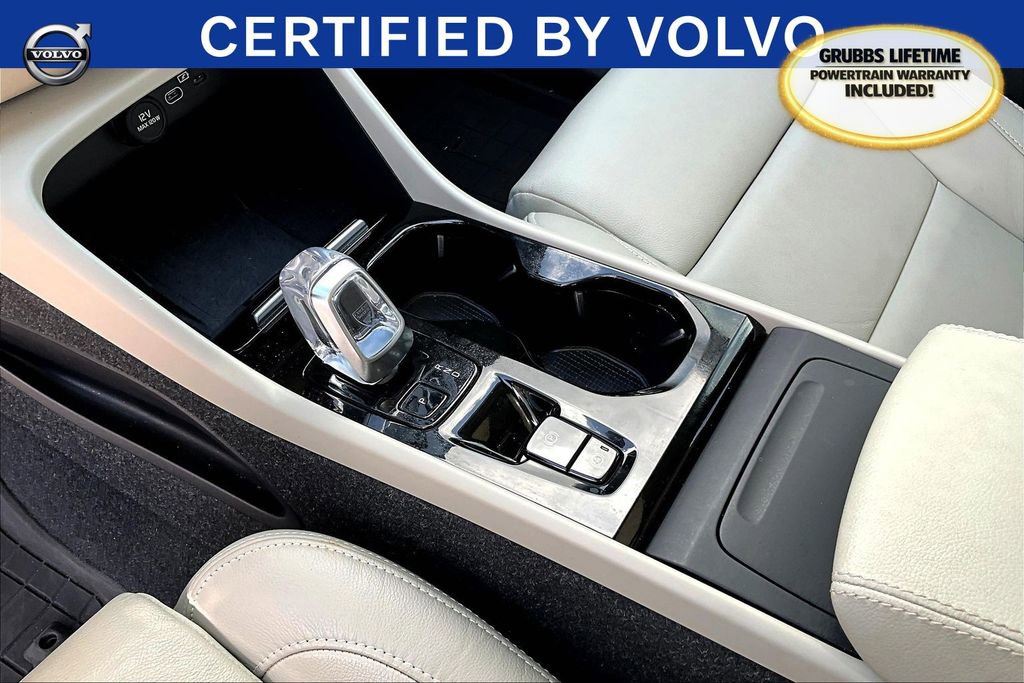 Used 2023 Volvo XC40 B5 Plus w/ Protection Package Premier image 18