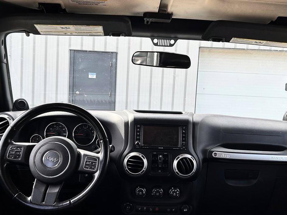 Used 2012 Jeep Wrangler Unlimited Sahara w/ Dual Top Group AWD/4WD image 7