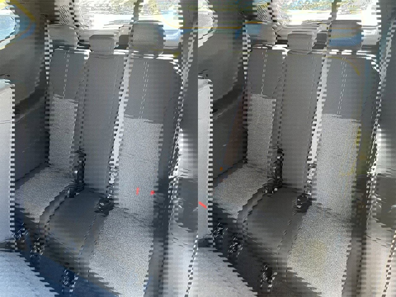 Used 2025 GMC Acadia Elevation image 27