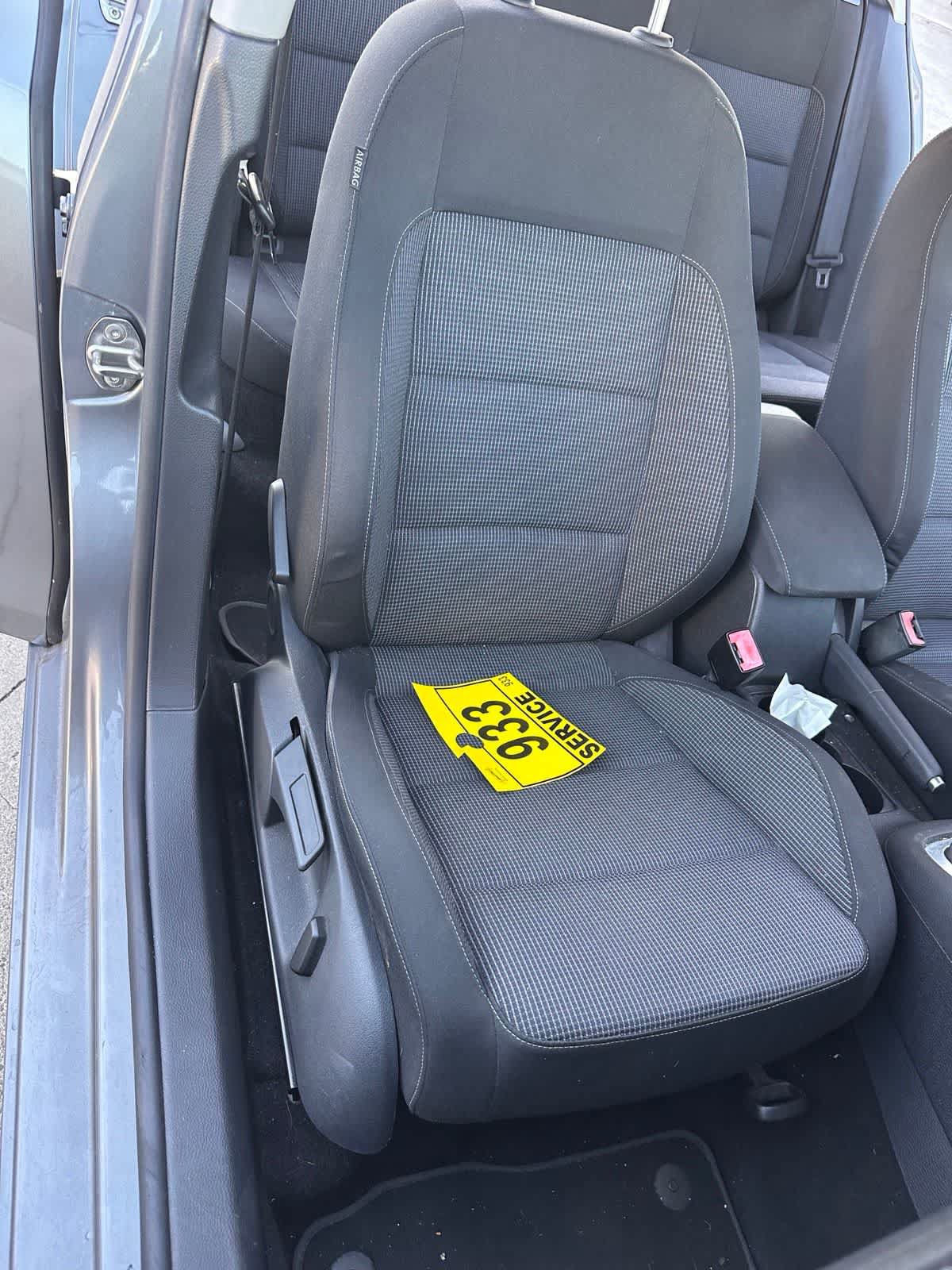Used 2014 Volkswagen Golf 4-Door FWD image 13