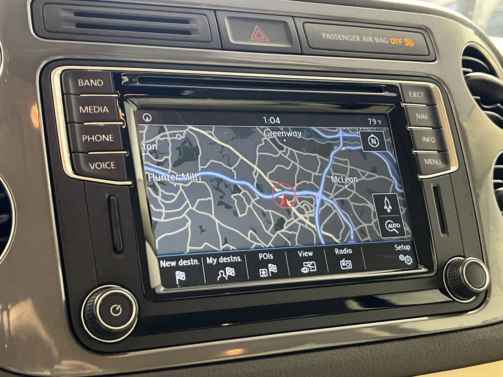 Used 2017 Volkswagen Tiguan SEL FWD image 21
