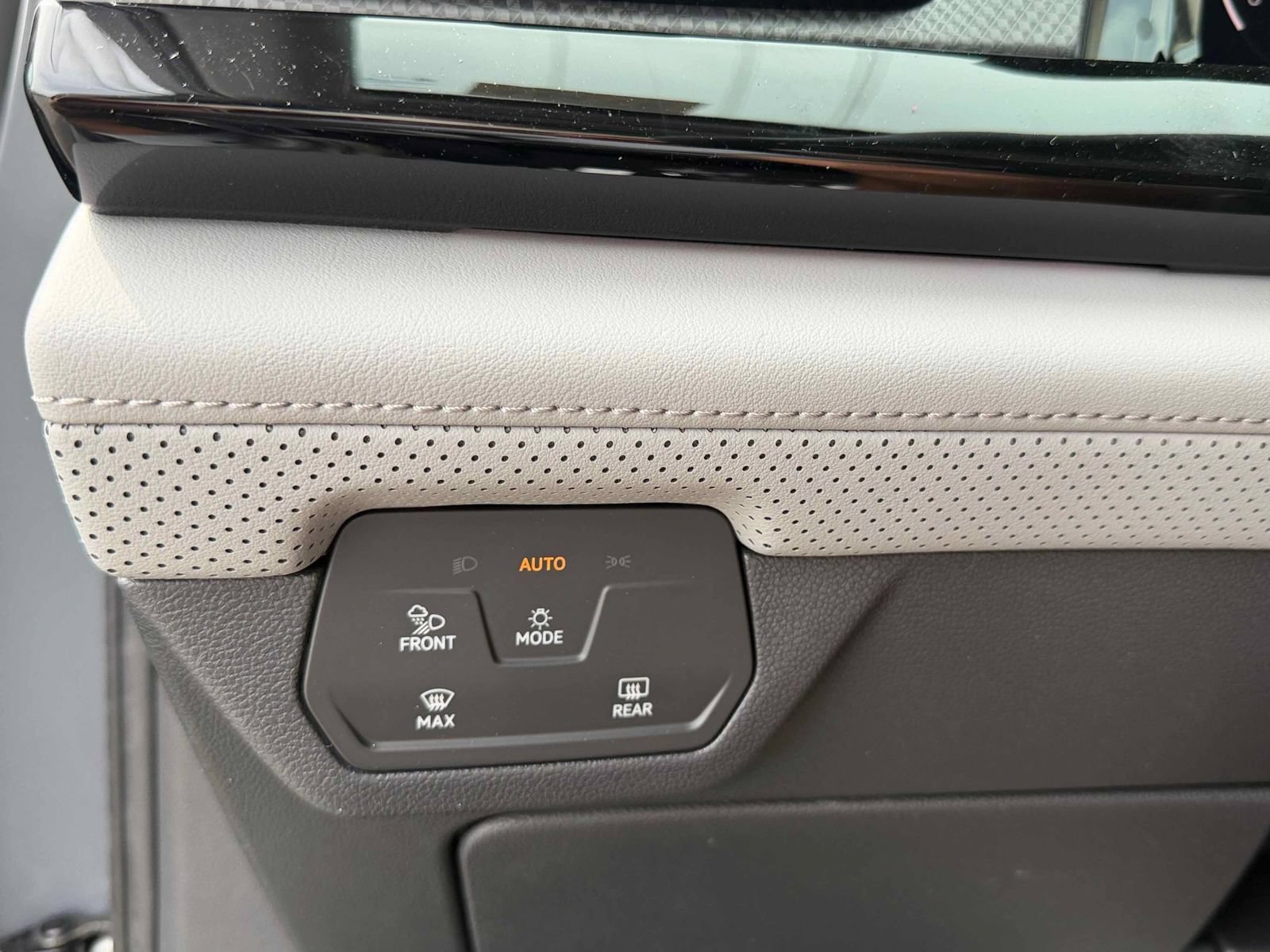 New 2026 Volkswagen Atlas Peak Edition AWD/4WD image 26