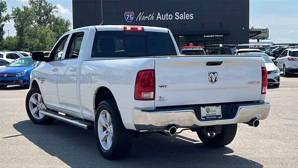 Used 2022 RAM 1500 Classic SLT w/ SLT Plus D￩cor Group image 6