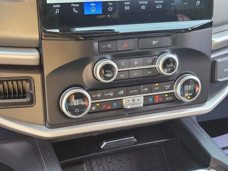 Used 2024 Ford Expedition XLT image 23