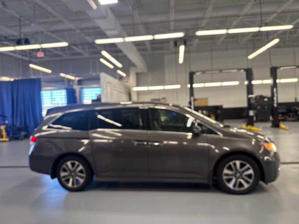 Used 2016 Honda Odyssey Touring Elite image 4