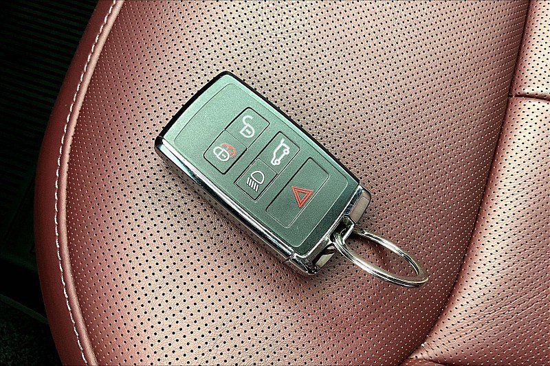 Used 2023 Land Rover Range Rover SE image 10