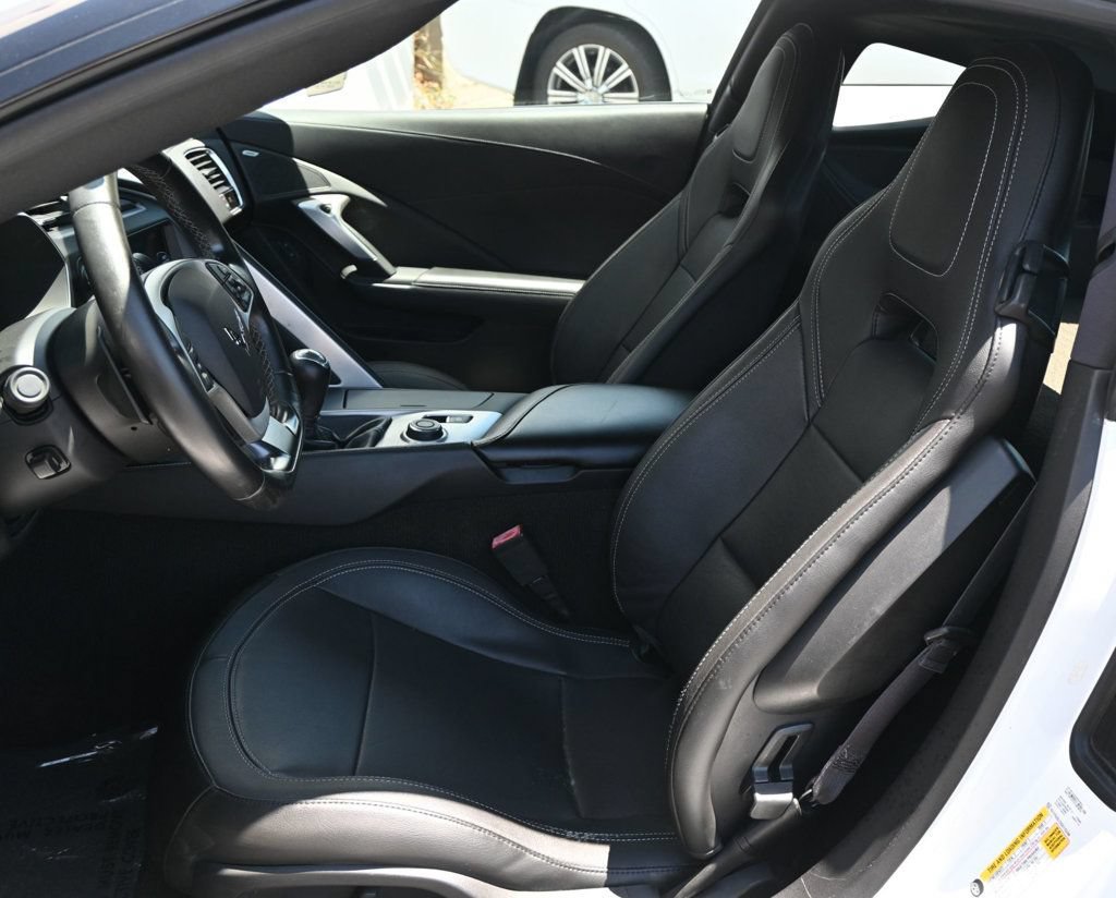 Used 2016 Chevrolet Corvette Stingray Coupe RWD image 17