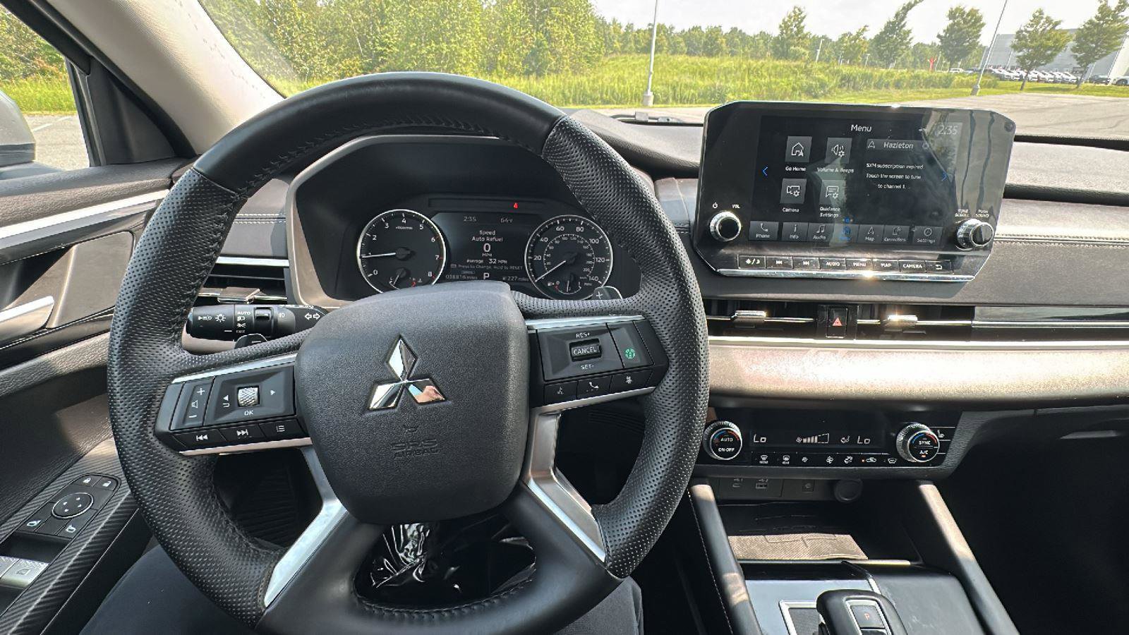 Used 2022 Mitsubishi Outlander SE image 28