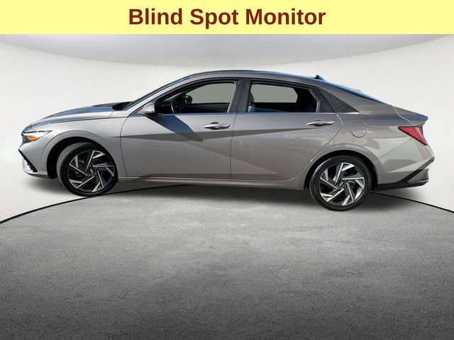 Used 2024 Hyundai Elantra Limited image 6