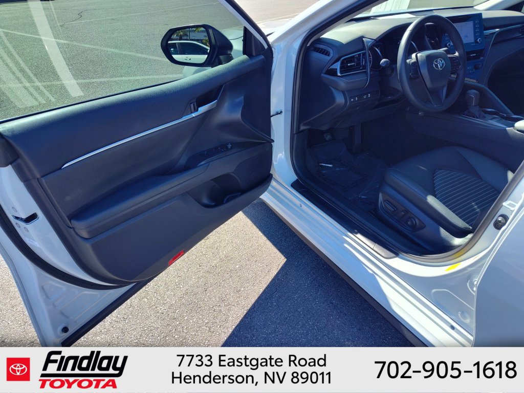 Used 2024 Toyota Camry SE FWD image 7