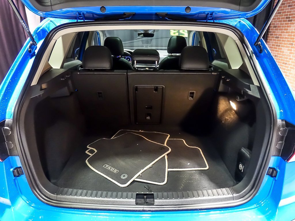 Used 2023 Volkswagen Taos SEL image 30