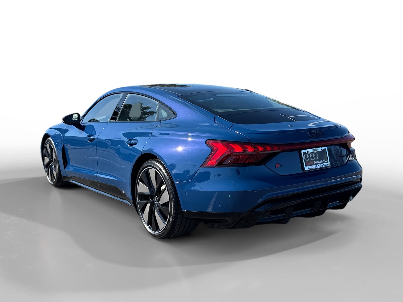 New 2026 Audi S e-tron GT Prestige image 3