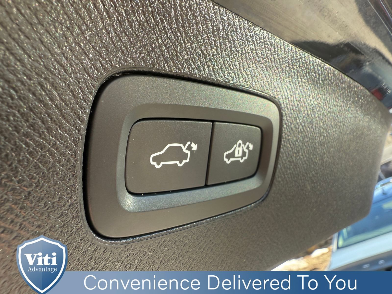 Certified 2023 Volvo XC90 T8 Ultimate w/ Protection Package Premier image 25