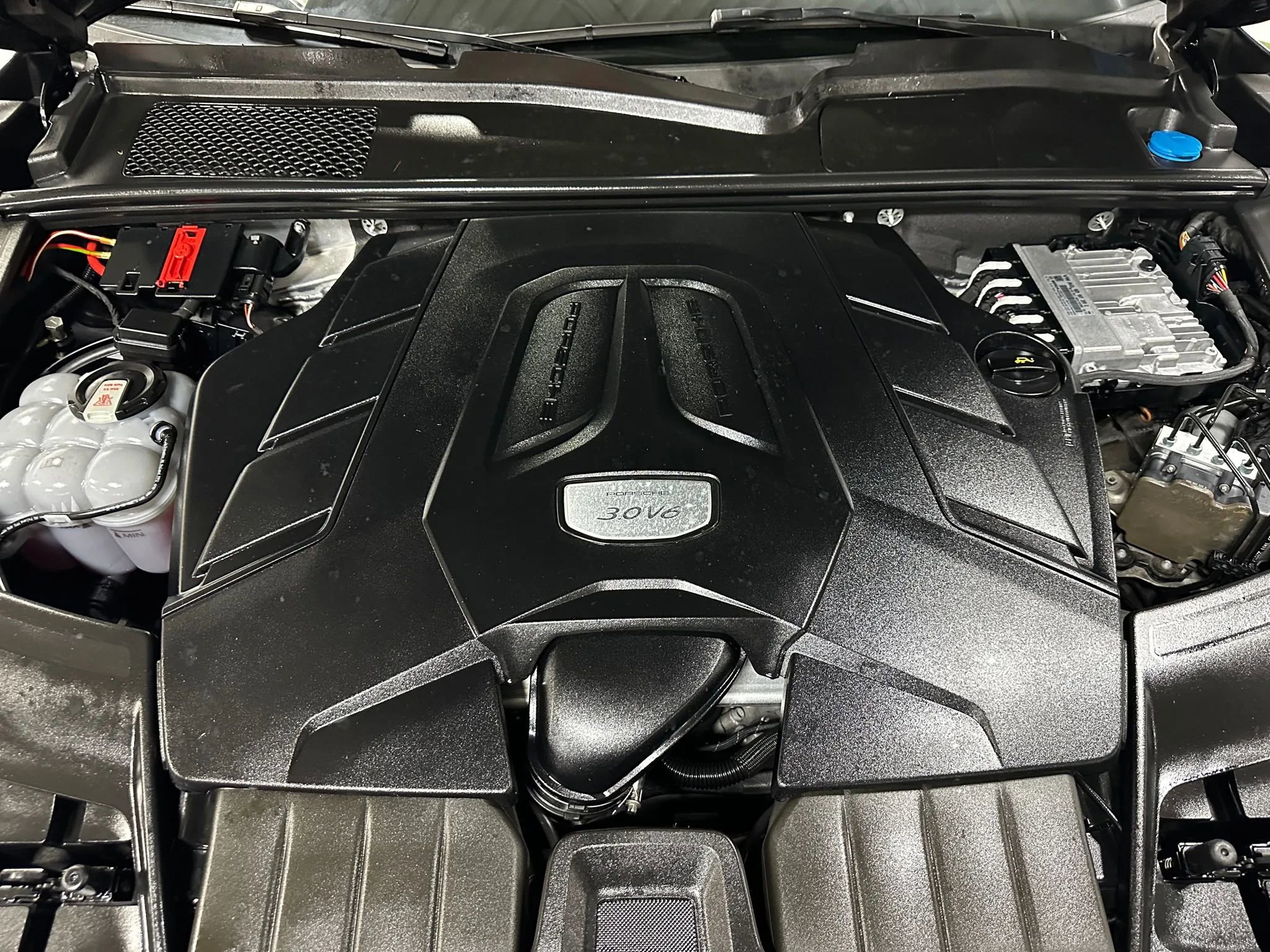 Used 2023 Porsche Cayenne image 27