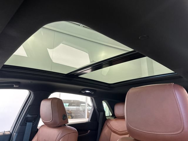 Used 2023 Cadillac XT5 Premium Luxury w/ LPO, Floor Liner Package AWD/4WD image 20