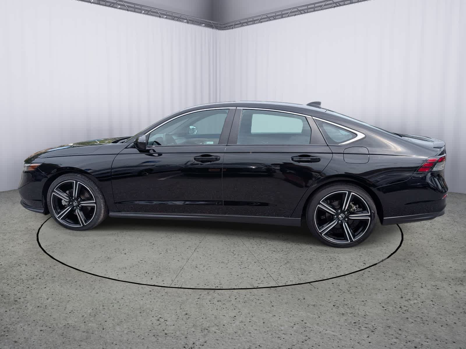 Used 2024 Honda Accord Sport image 6