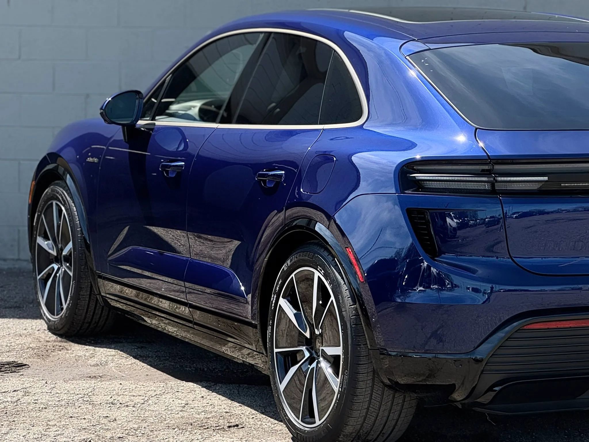 Used 2024 Porsche Macan Turbo Electric AWD/4WD image 6