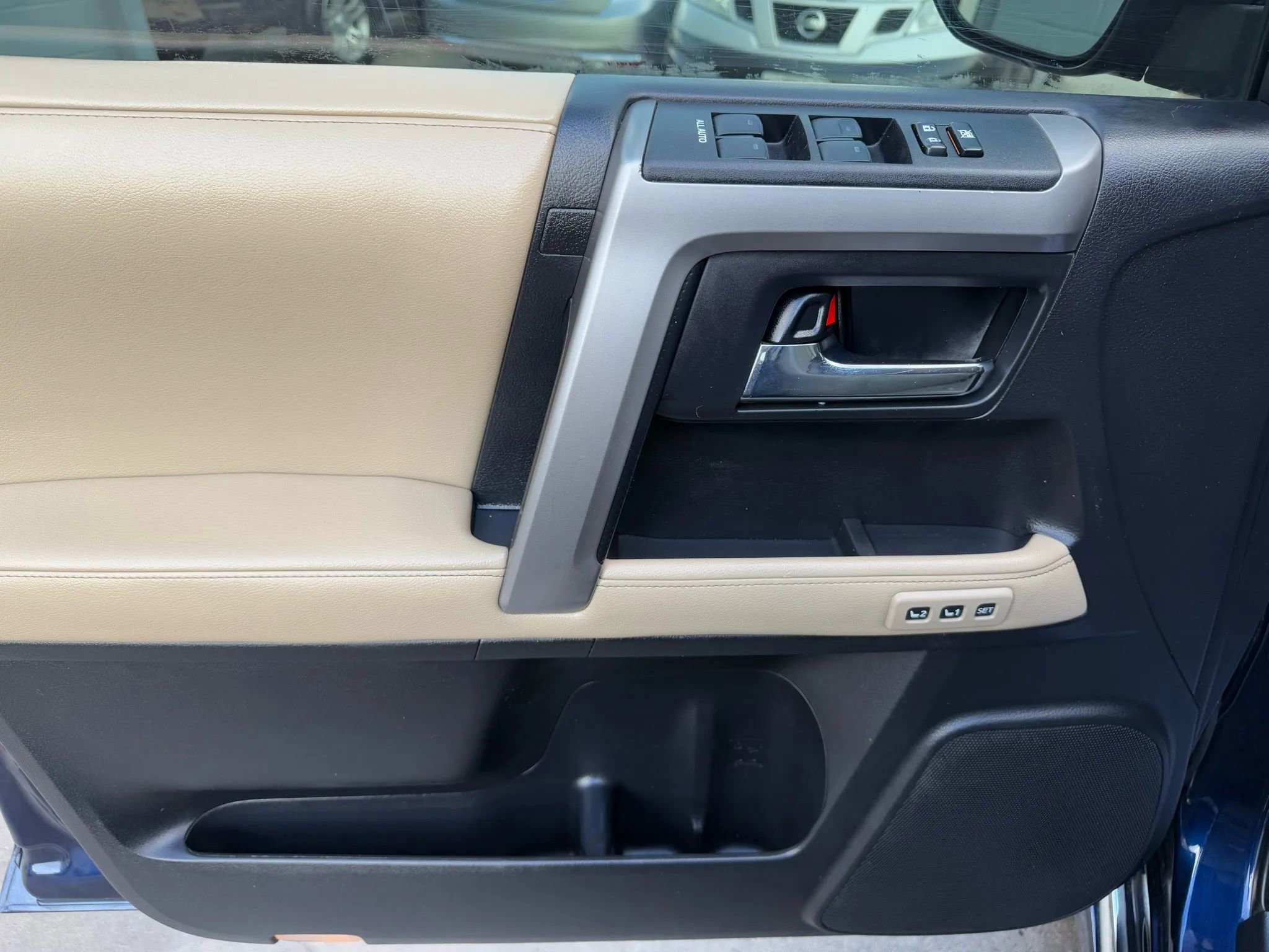 Used 2014 Toyota 4Runner Limited image 19