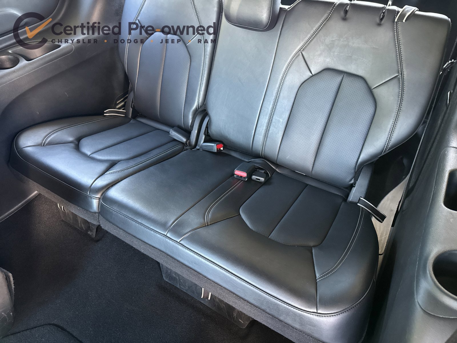 Certified 2025 Chrysler Pacifica Select FWD image 16