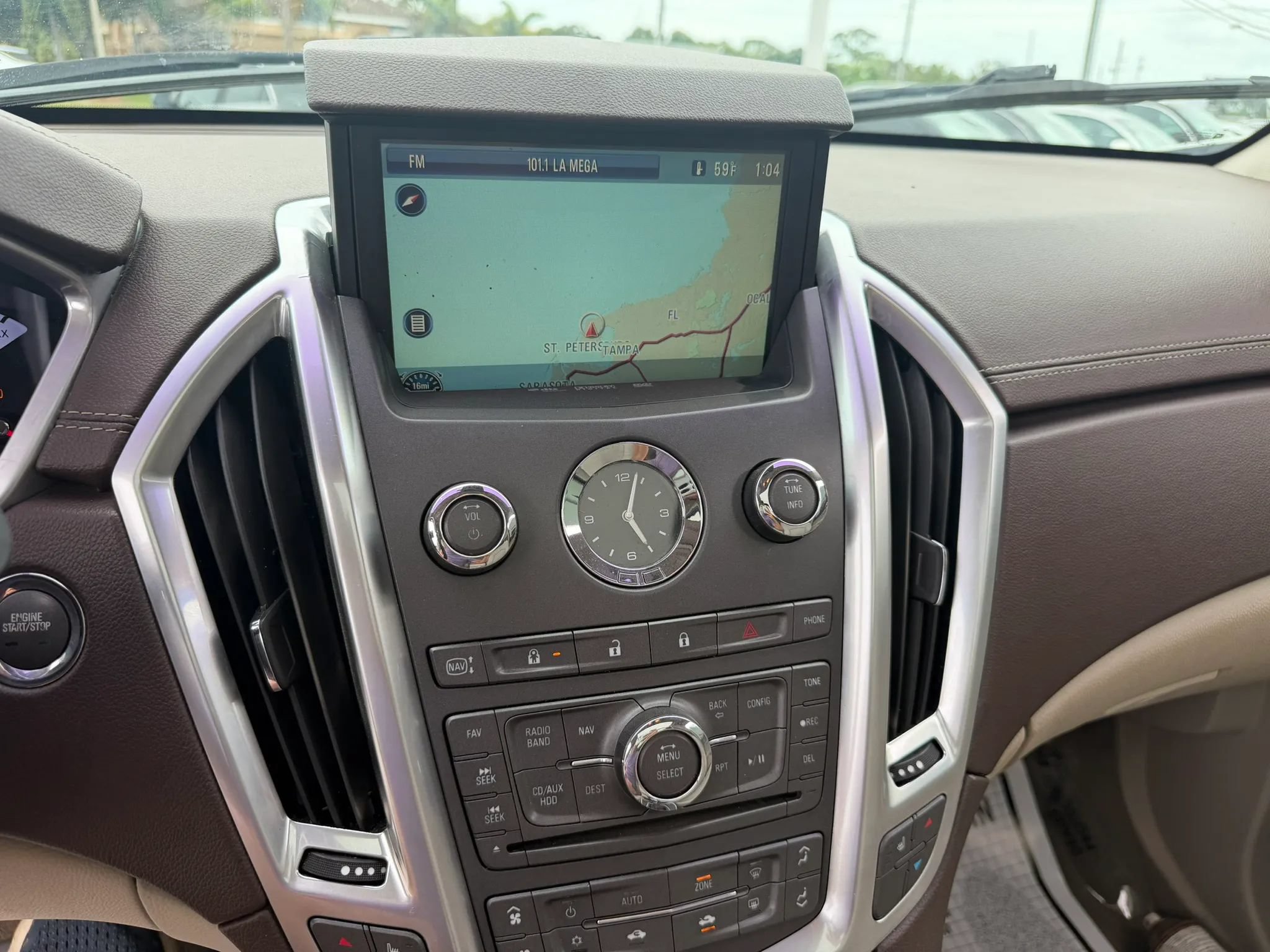 Used 2011 Cadillac SRX Luxury FWD image 14