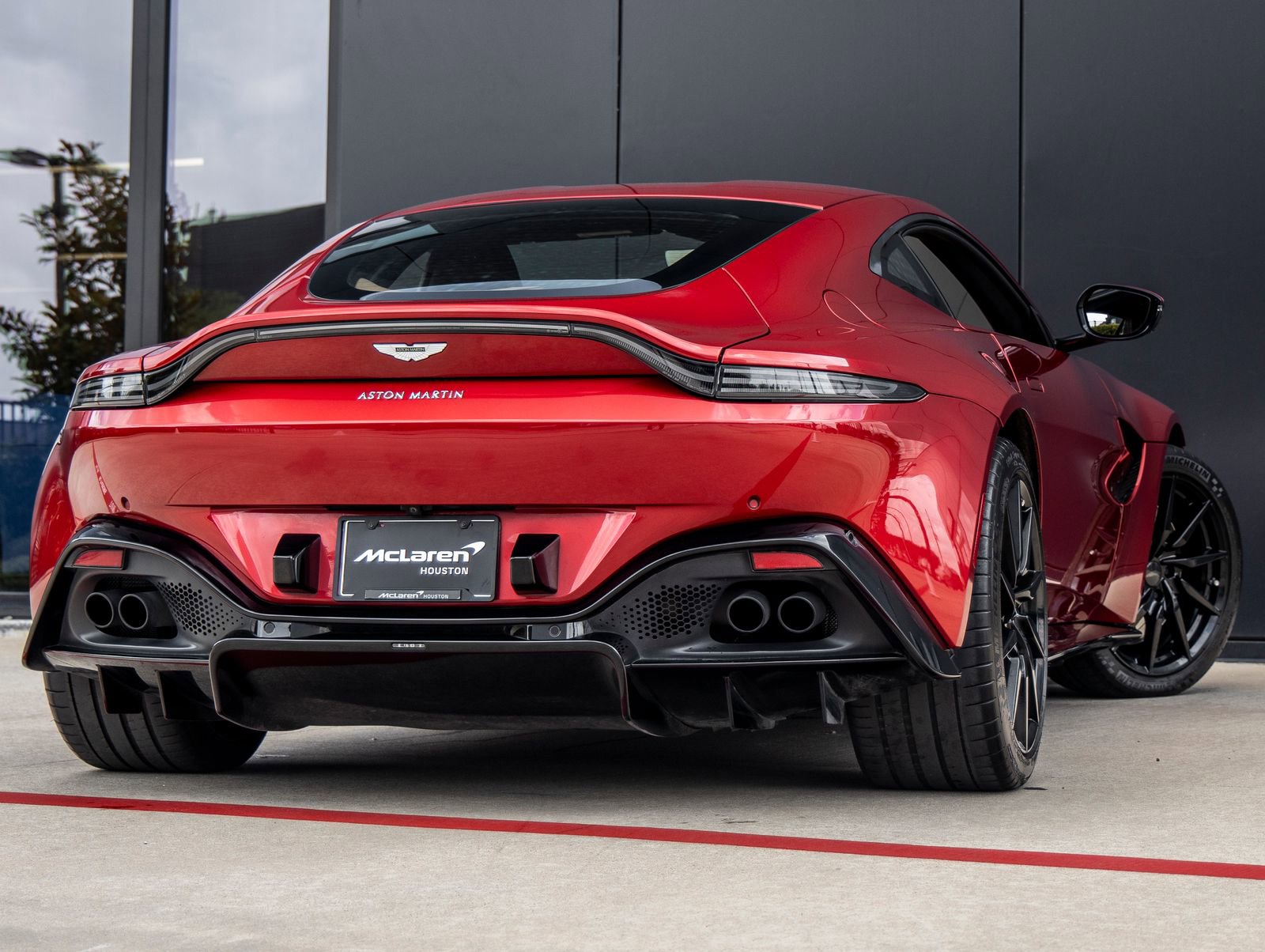 Used 2020 Aston Martin V8 Vantage Coupe RWD image 8