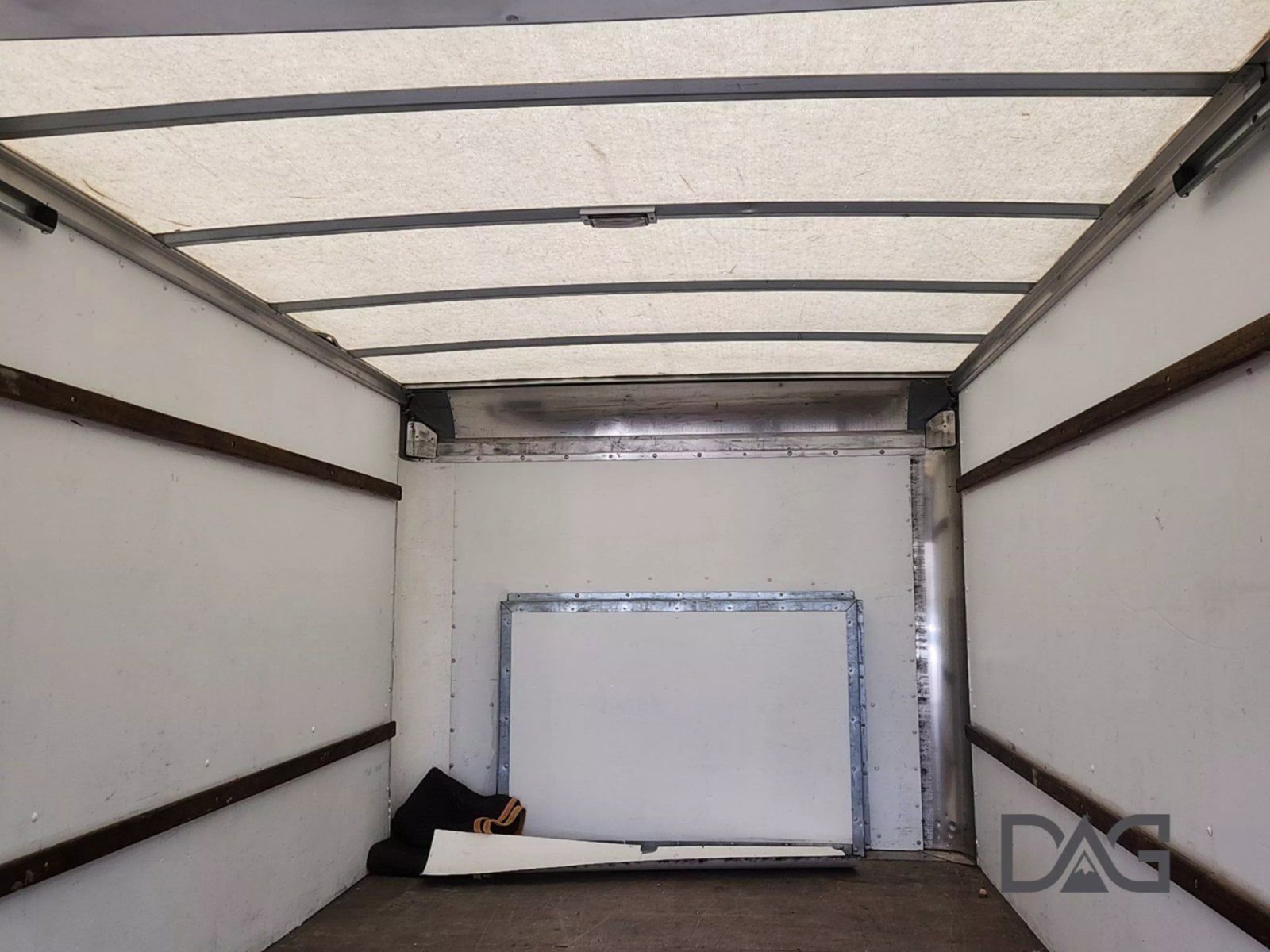 Used 2015 Ford E-350 and Econoline 350 Super Duty image 19