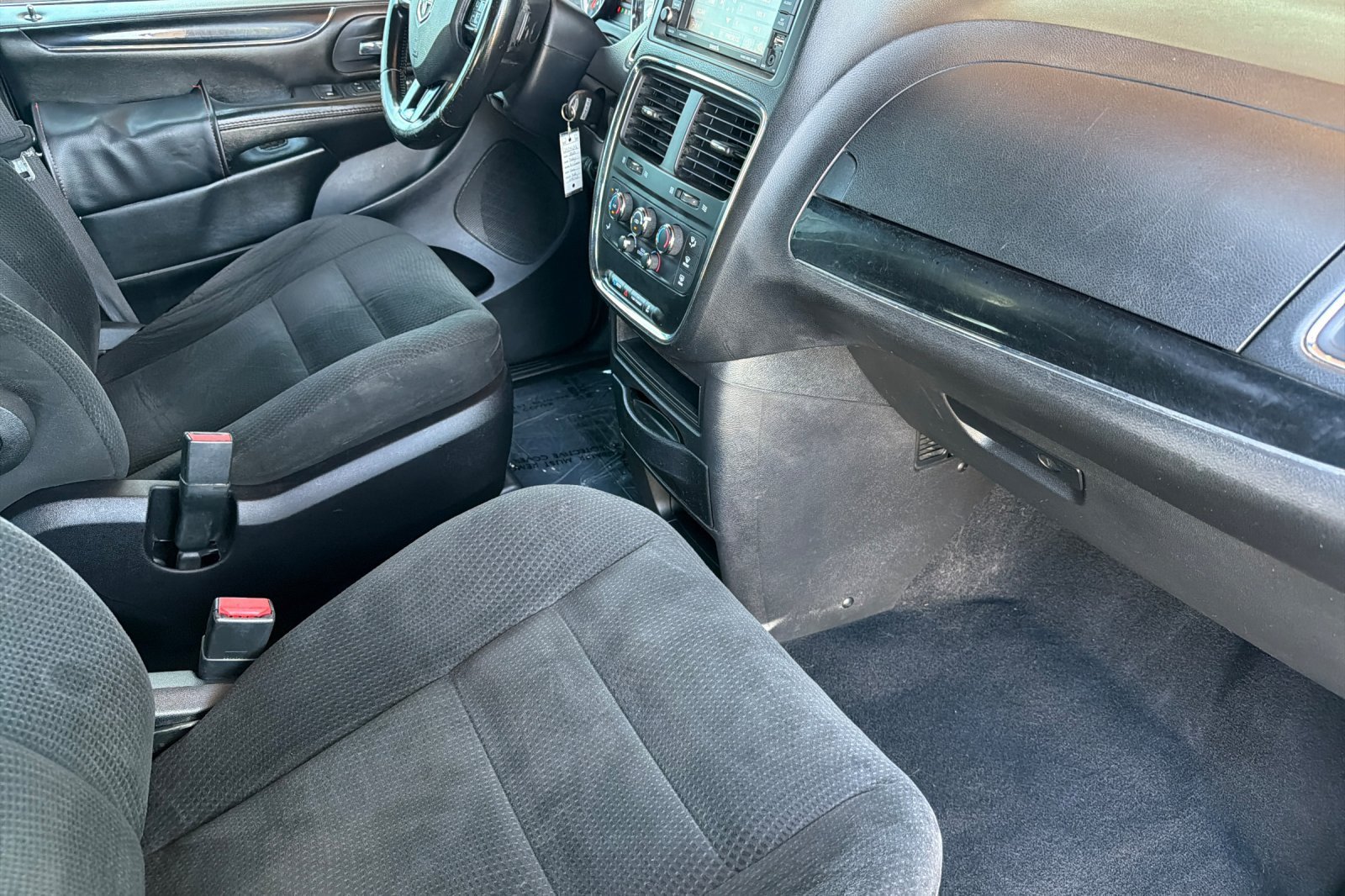 Used 2020 Dodge Grand Caravan SE FWD image 19