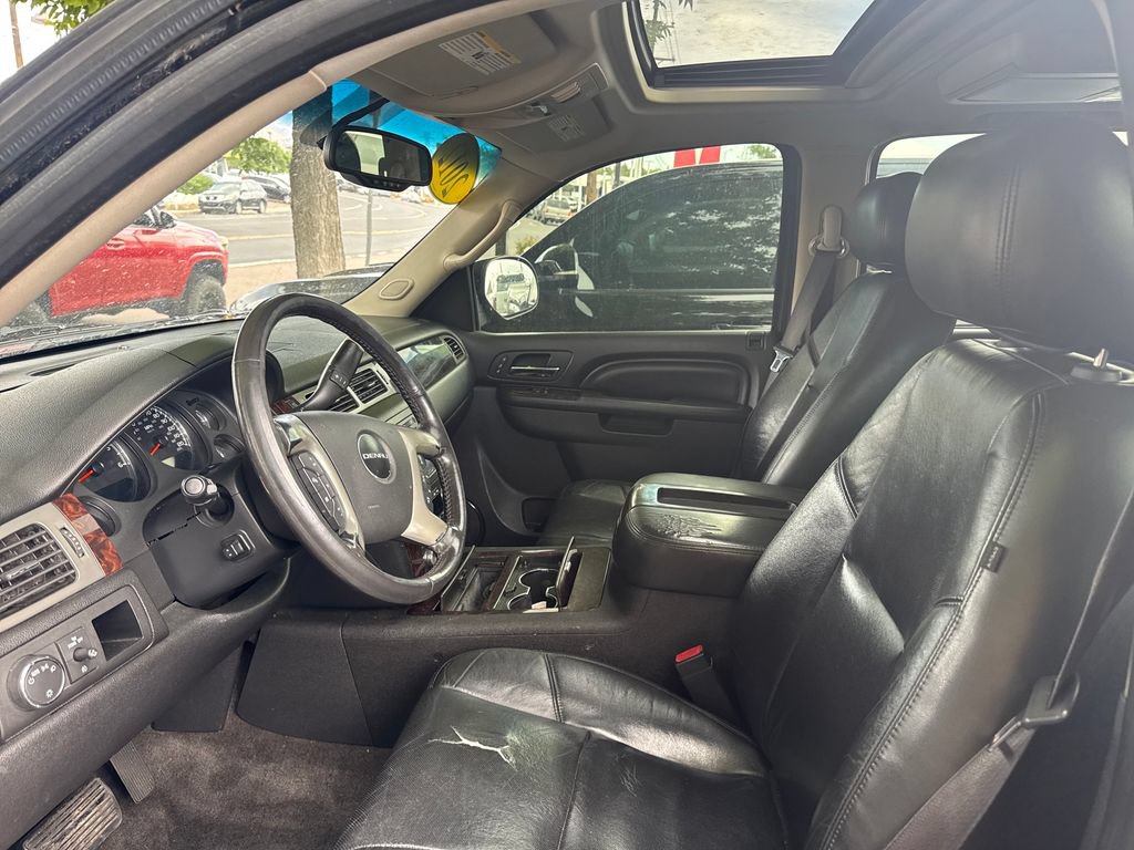 Used 2012 GMC Yukon XL Denali AWD/4WD image 8