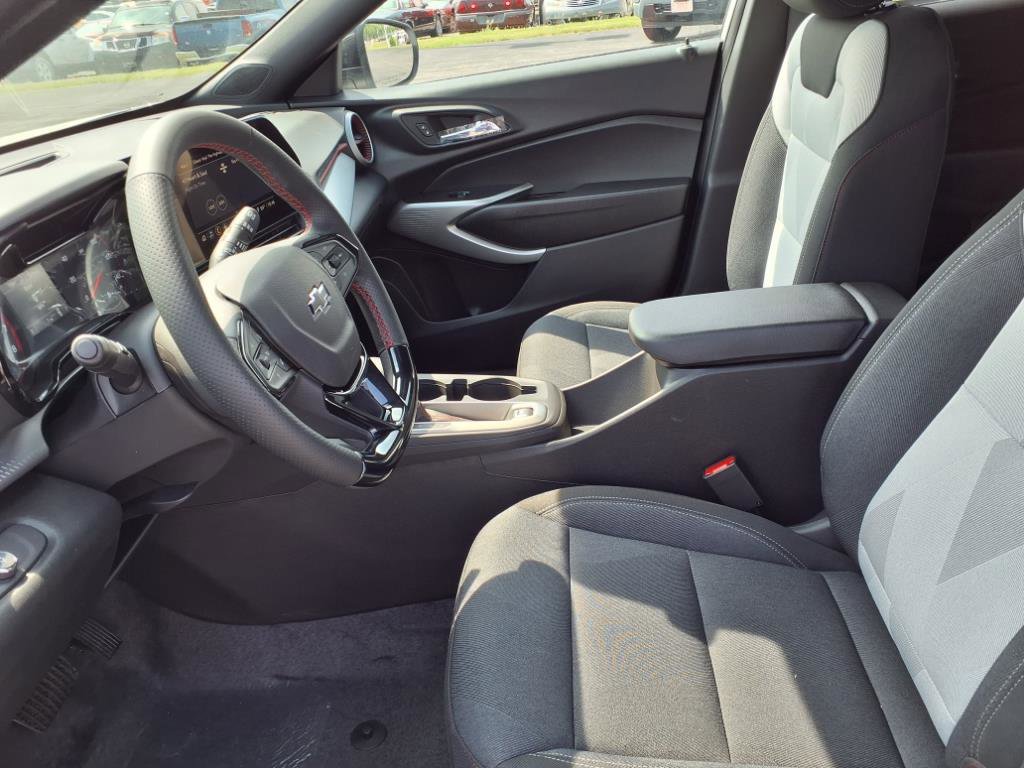 New 2025 Chevrolet Trax RS w/ Driver Confidence Package image 12