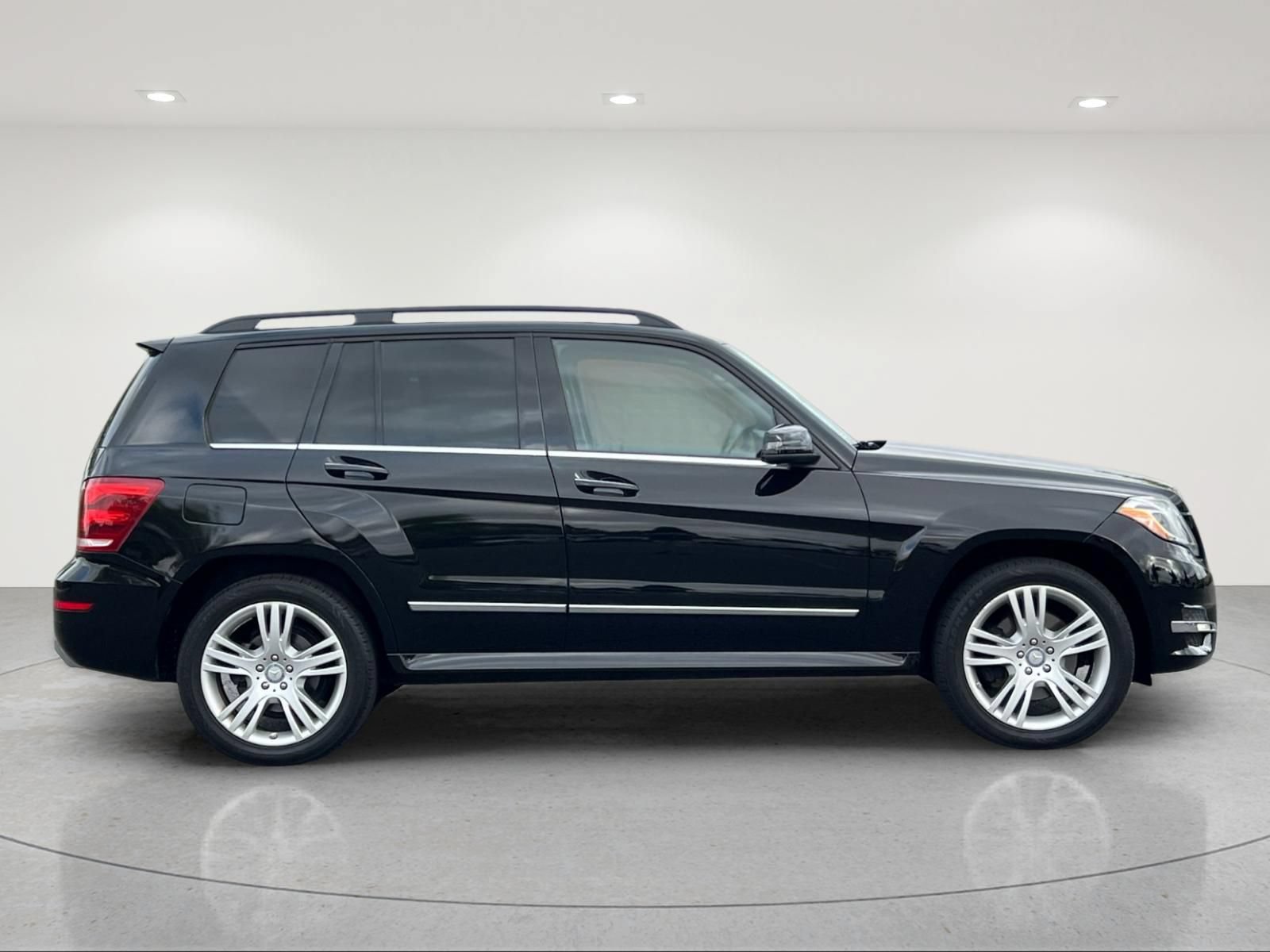 Used 2015 Mercedes-Benz GLK 350 4MATIC image 6
