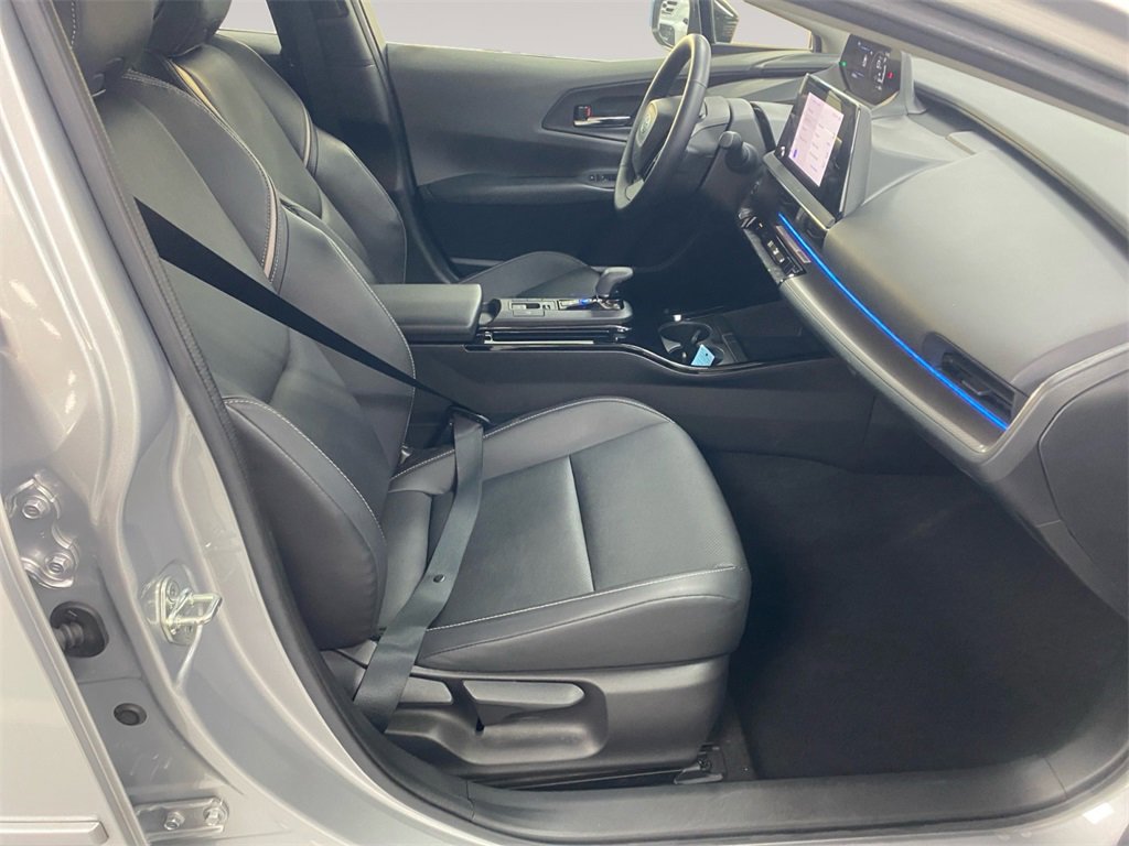 Used 2023 Toyota Prius XLE image 7