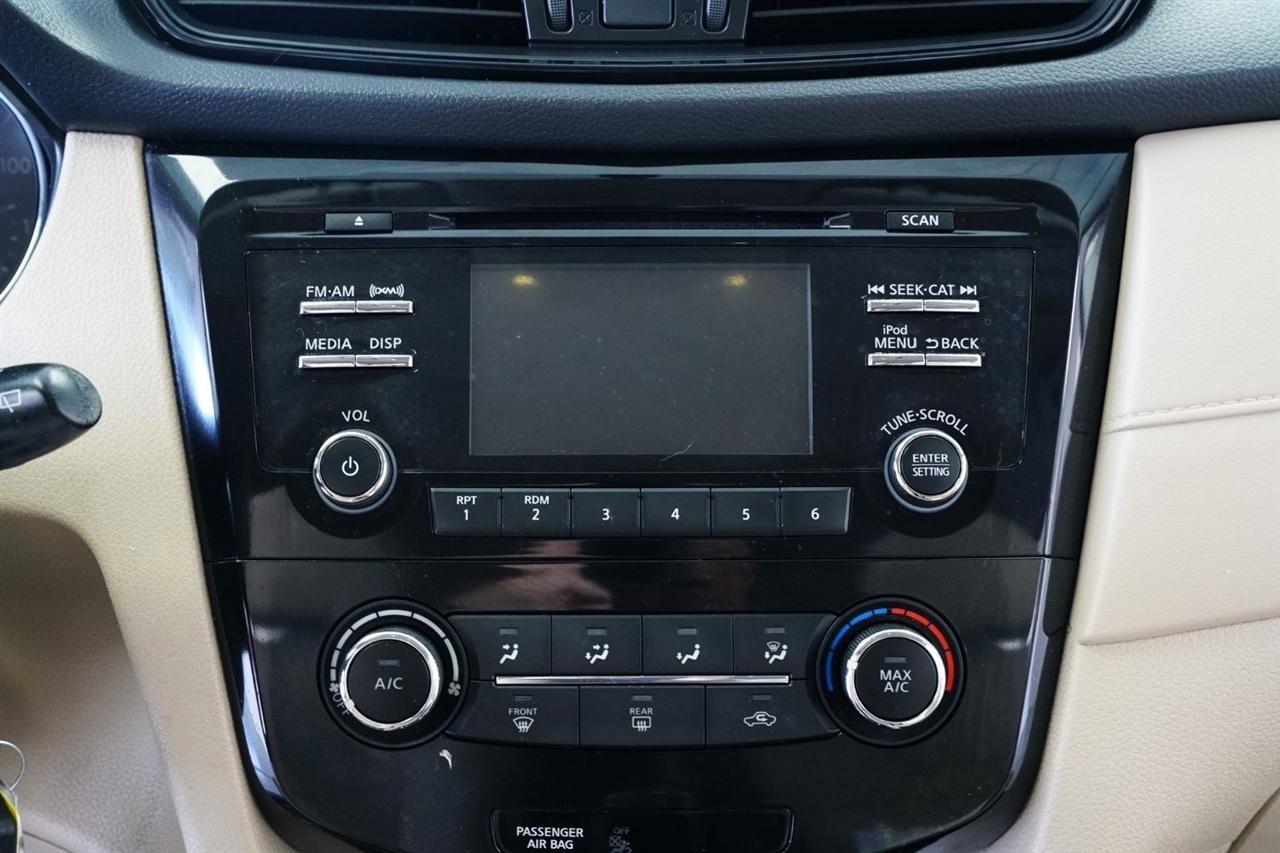 Used 2017 Nissan Rogue S w/ Appearance Package image 17