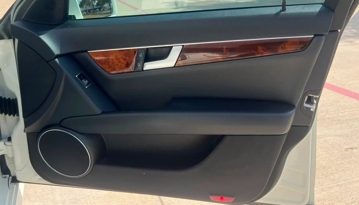 Used 2012 Mercedes-Benz C 250 Sedan image 16