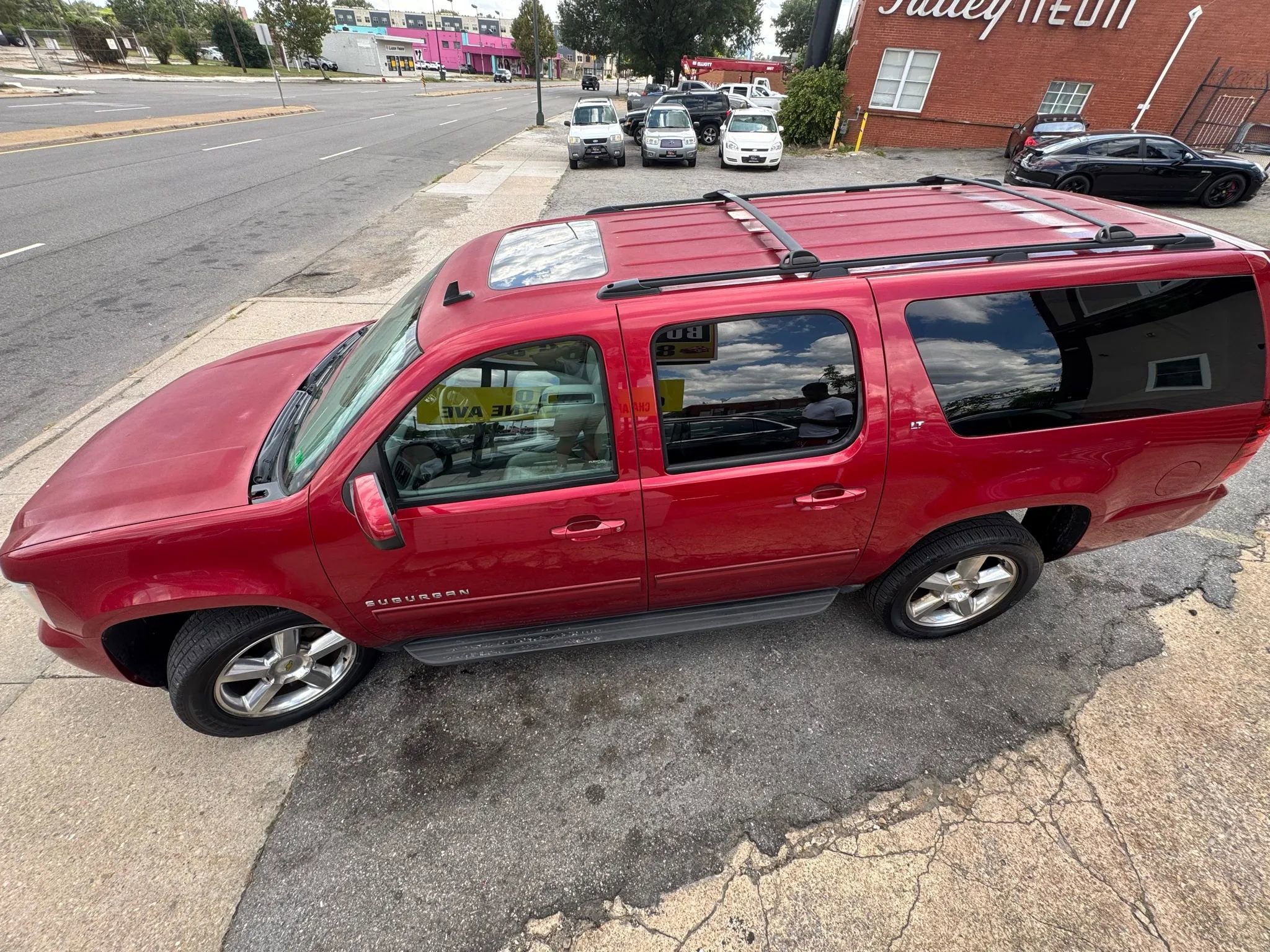 Used 2013 Chevrolet Suburban LT image 37