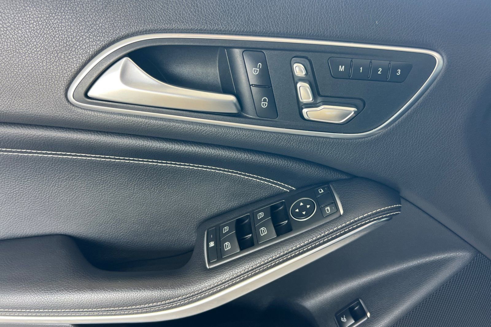 Used 2018 Mercedes-Benz CLA 250 image 11