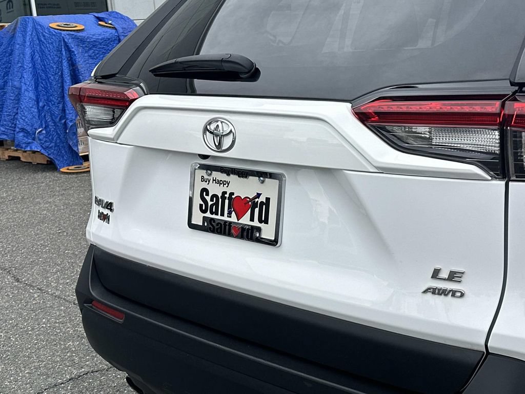 Used 2024 Toyota RAV4 LE AWD/4WD image 11