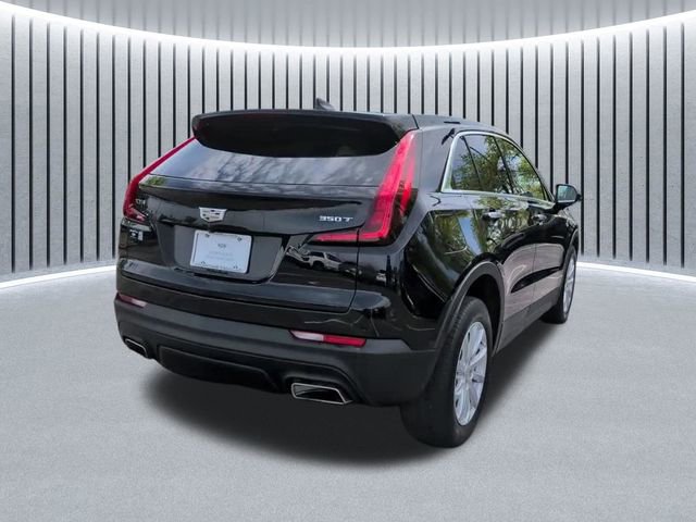 Certified 2022 Cadillac XT4 Luxury w/ Cold Weather Package FWD image 5