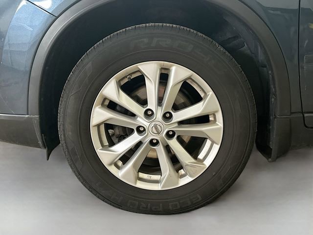 Used 2015 Nissan Rogue SV w/ SV Premium Package image 30