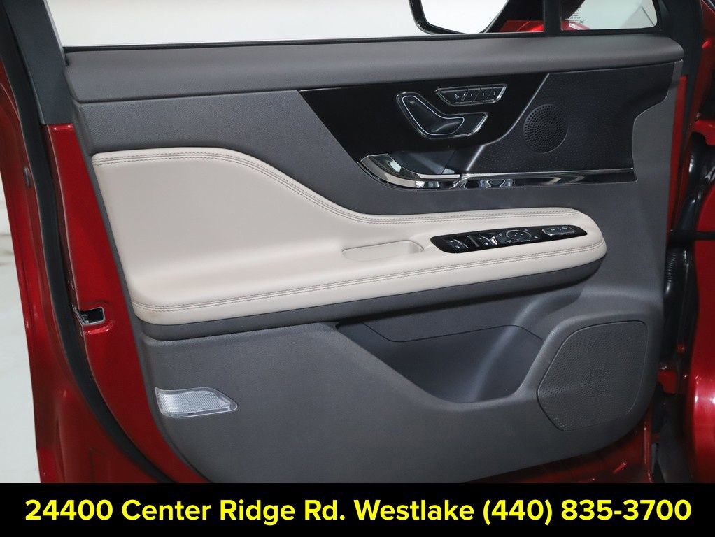 Certified 2024 Lincoln Corsair AWD image 15