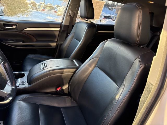 Used 2018 Toyota Highlander XLE image 25