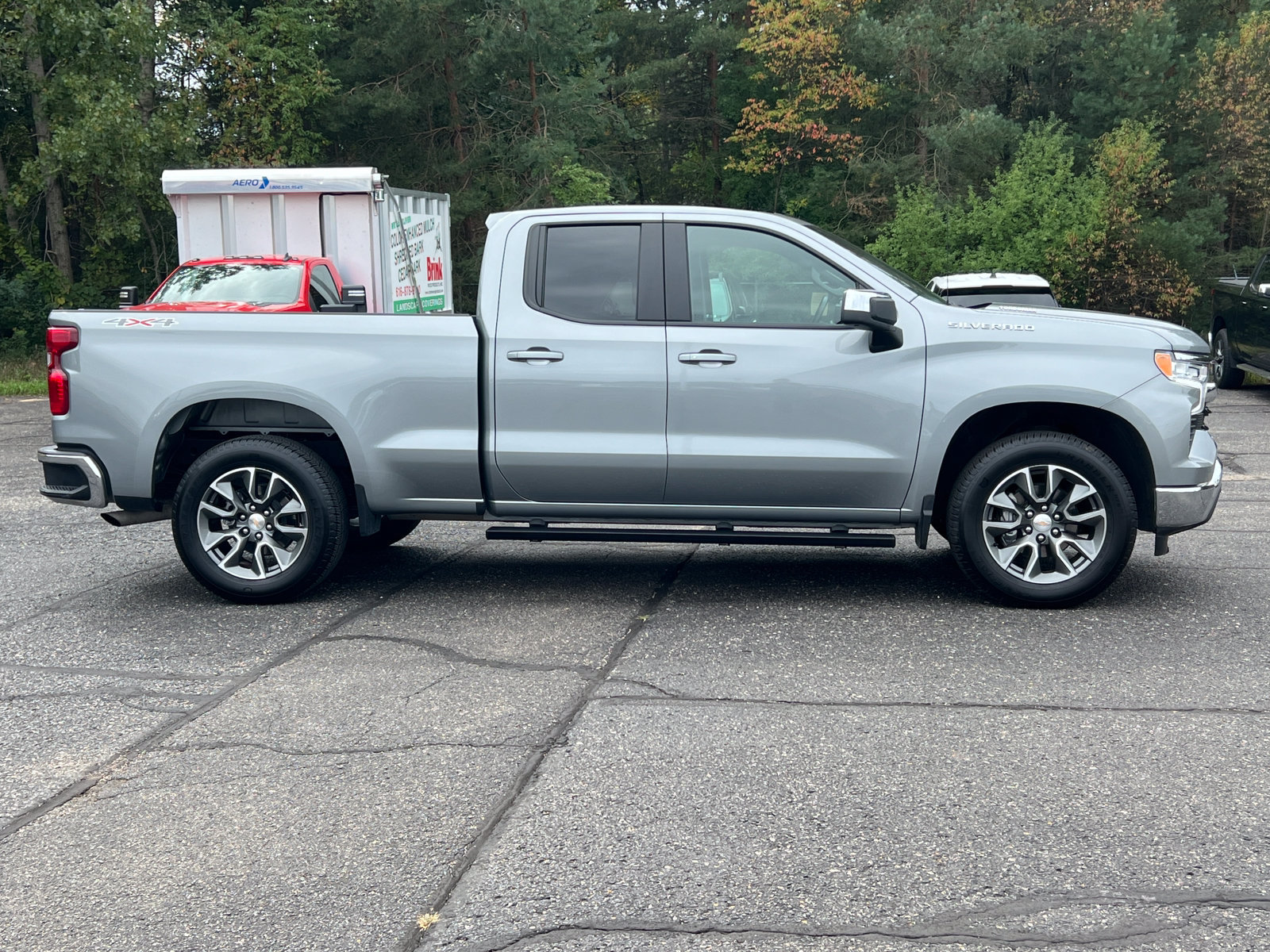 Used 2025 Chevrolet Silverado 1500 LT AWD/4WD image 42