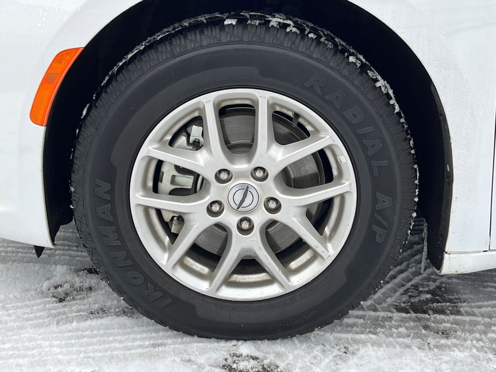 Used 2024 Chrysler Pacifica Touring-L image 29