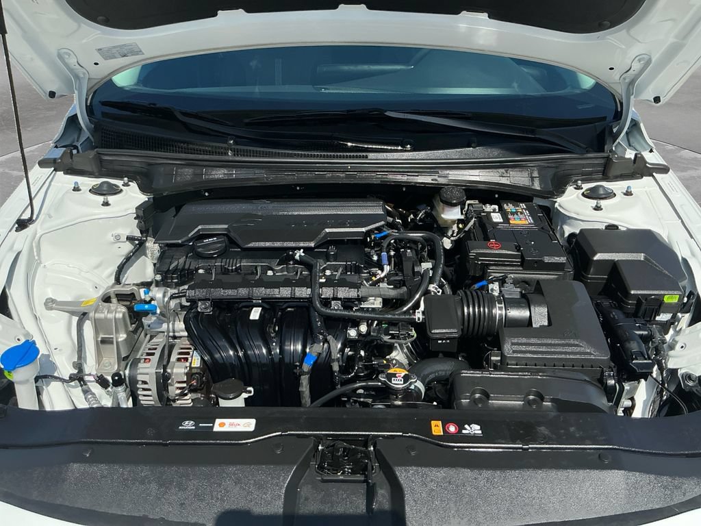 Used 2026 Hyundai Elantra SE FWD image 18