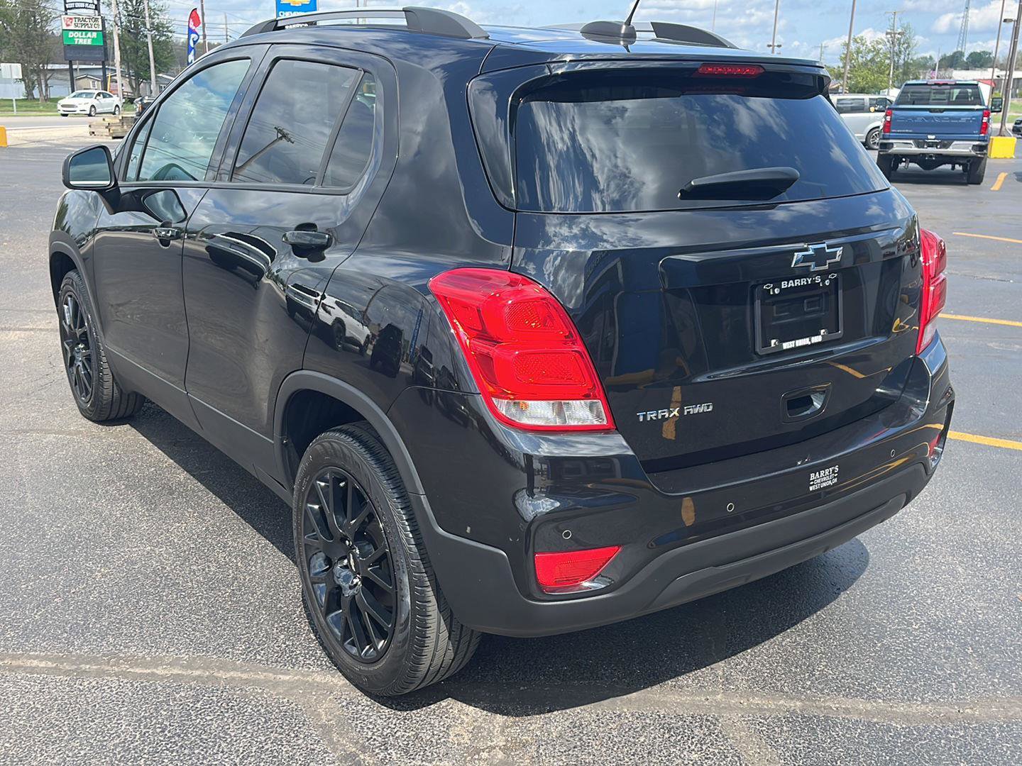 Used 2022 Chevrolet Trax LT w/ Driver Confidence Package image 3