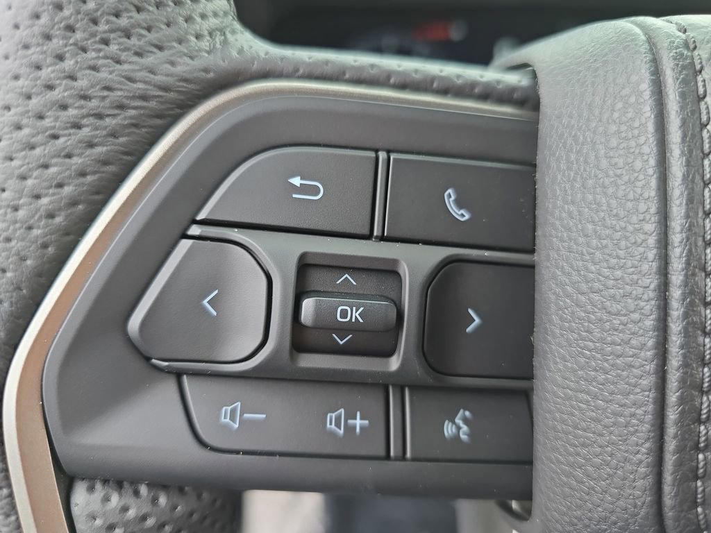 Used 2025 Toyota Tacoma Trailhunter image 19