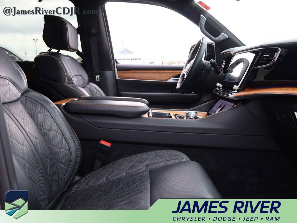 Used 2024 Jeep Grand Wagoneer L Series III AWD/4WD image 9