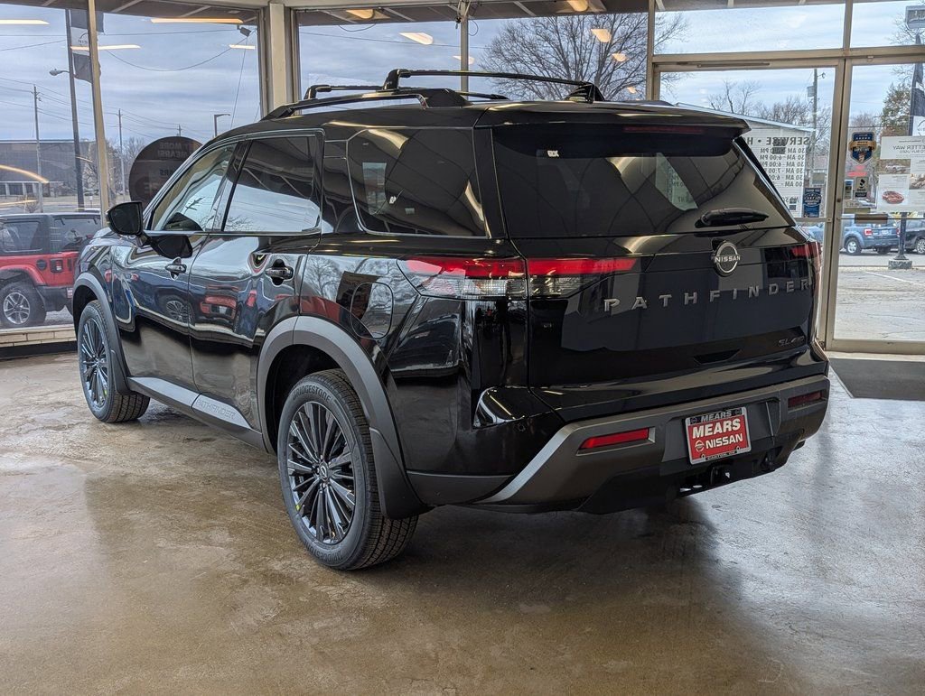 New 2026 Nissan Pathfinder SL image 3